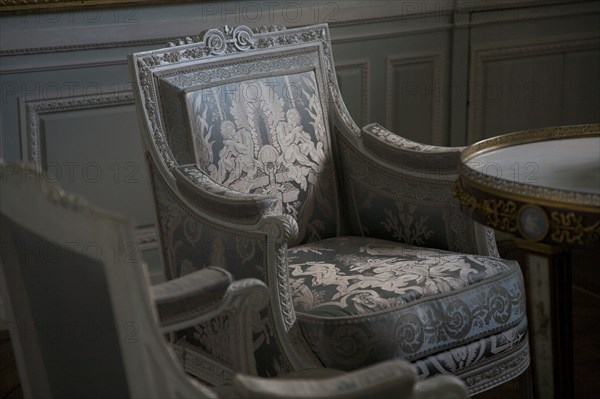 Versailles112 Château de Versailles, Petit Trianon, Boudoir, fauteuils (détail)