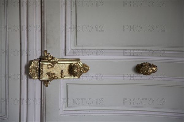 Versailles131 Château de Versailles, Petit Trianon, appartement de Louis XV, attique, porte et serrure
