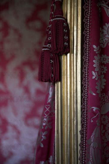 Versailles133 Château de Versailles, Petit Trianon, appartement de Louis XV, attique, miroir et passementerie