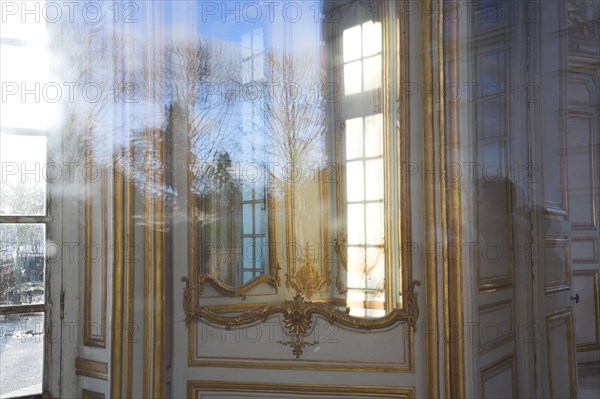Versailles148 Château de Versailles, Petit Trianon, Pavillon français, boiseries et fenêtres