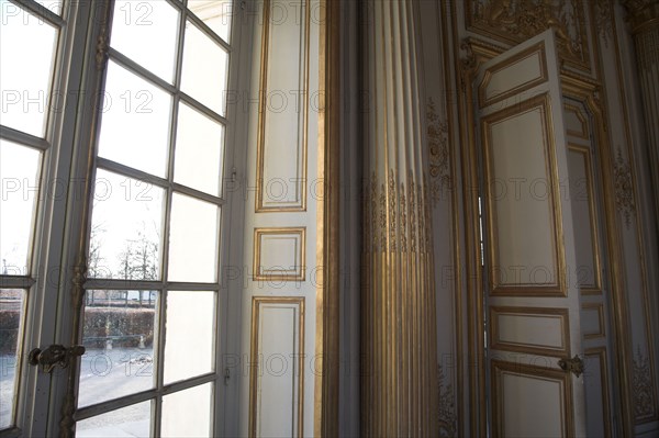 Versailles153 Château de Versailles, Petit Trianon, Pavillon français, boiseries, fenêtres