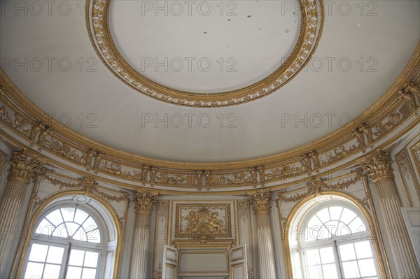 Versailles156 Château de Versailles, Petit Trianon, Pavillon français, Salon central