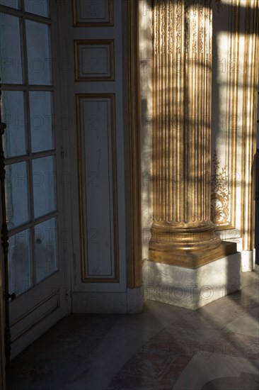 Versailles158 Château de Versailles, Petit Trianon, Pavillon français, boiseries, fenêtres