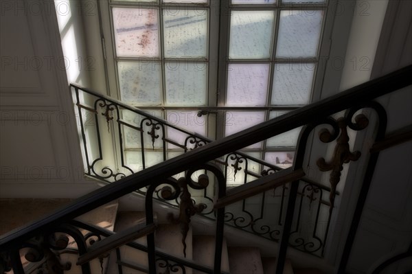 VersaillesChromo007 Château de Versailles, Petit Trianon, escalier intérieur