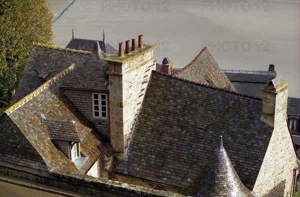 MtSaintMichel13 Toits d'ardoise des maisons du Mont Saint Michel