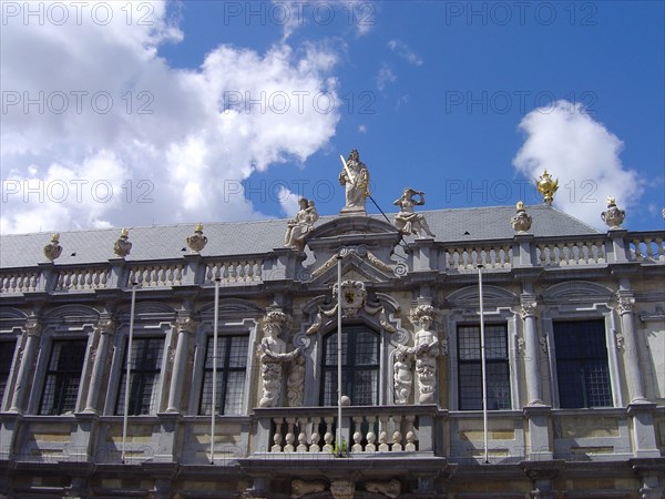 Bruges. Prévôté (Proosdij), Place du Bourg (Burg) façade de style baroque (1665-66), ancien siège de la Seigneurie du "Prévoté de Saint Donatien"