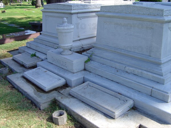 Hollywood Memorial Park, Forever Cemetery (Santa Monica Boulevard) : Cecil B. de Mille 1881-1959