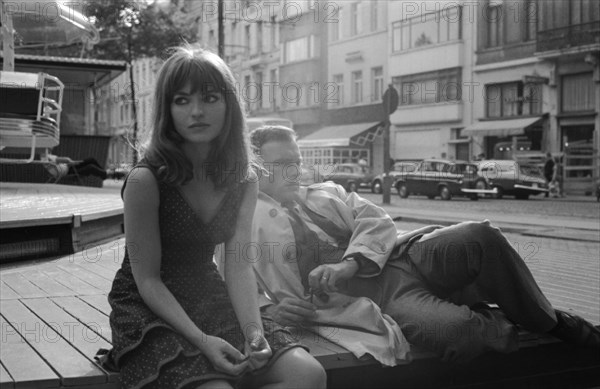 Marie-France Pisier et Jean-Louis Trintignant sur le tournage du film "Trans-Europ-Express"