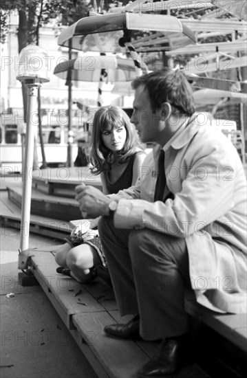 Marie-France Pisier et Jean-Louis Trintignant sur le tournage du film "Trans-Europ-Express"