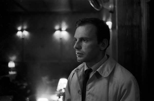 Jean-Louis Trintignant sur le tournage du film "Trans-Europ-Express"