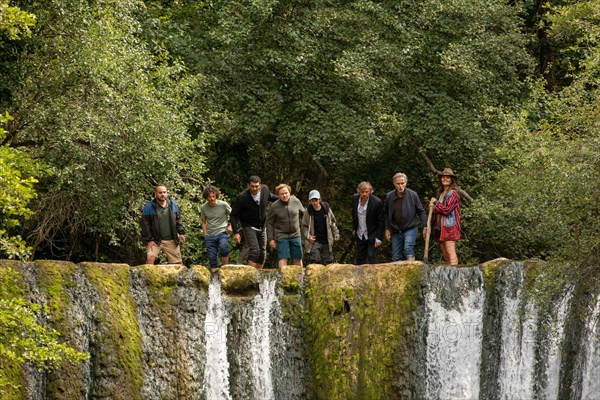 Hommes au bord de la crise de nerfs