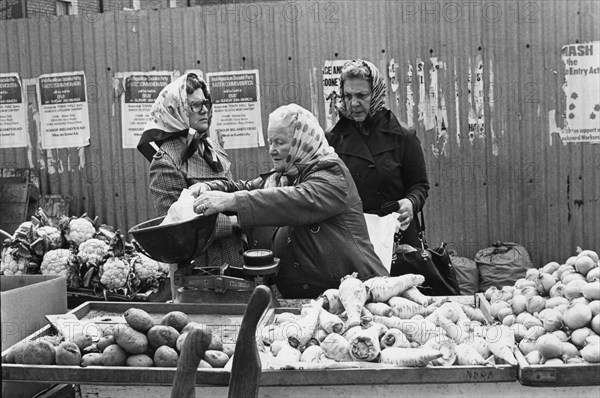 Moore Street, Dublin, market