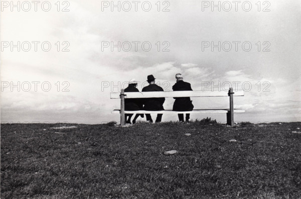 Banc au bord de mer à Bray, en Irlande