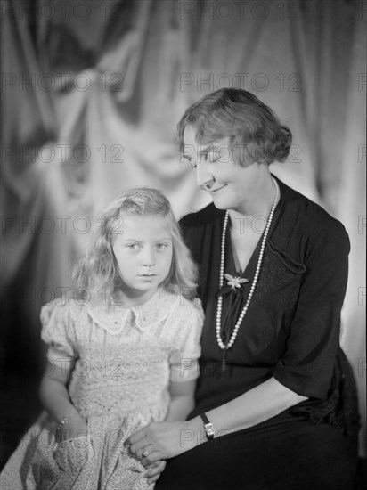 La Princesse Marie Bonaparte et sa petite-fille Tatiana