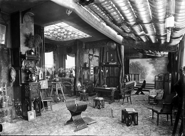 The Boissonas & Taponier photo laboratory in 1905