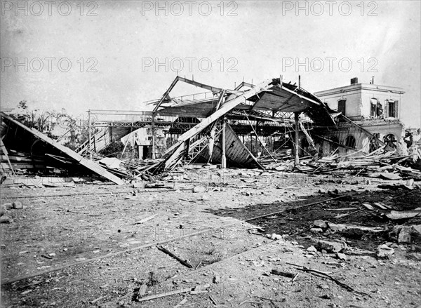 Commune de Paris : les destructions de la Porte Maillot, la station de chemin de fer