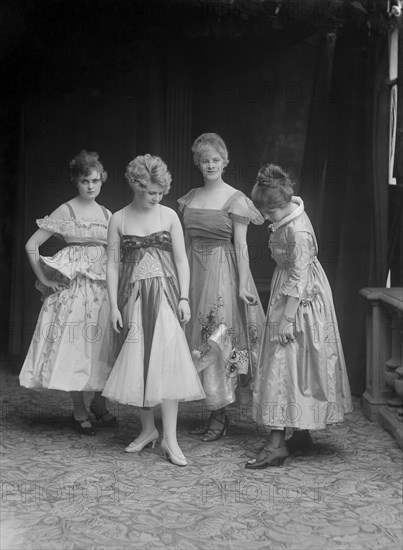 Models wearing dresses designed by Jeanne Paquin