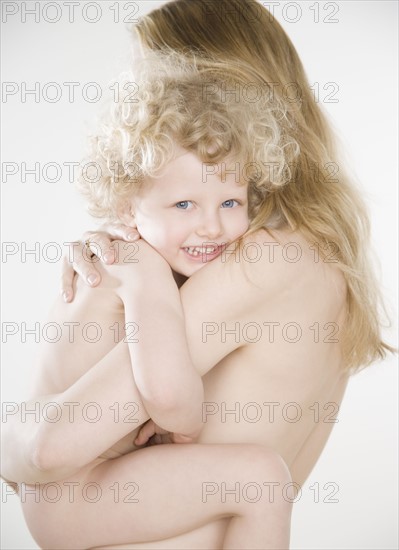 Nude portrait of mother and child. Date : 2006