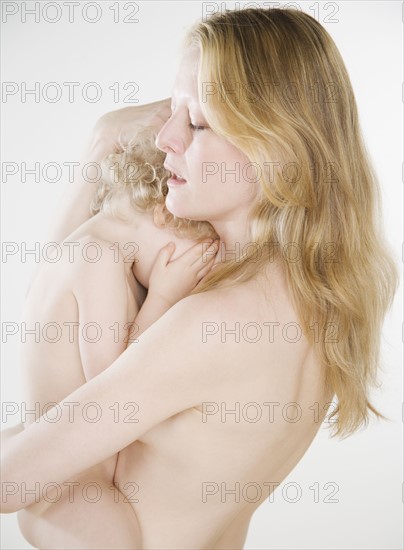 Nude portrait of mother and child. Date : 2006