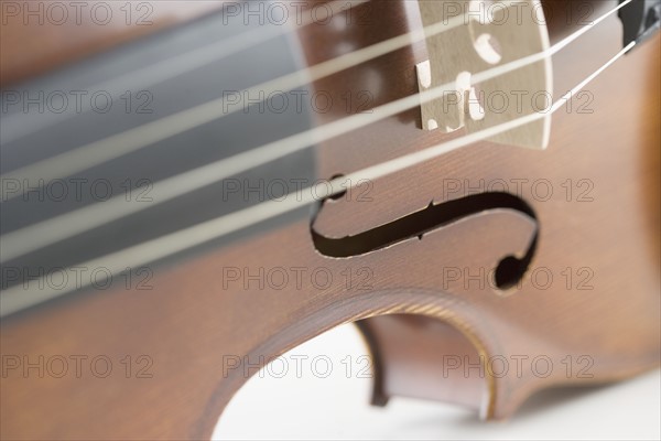 Extreme closeup of a violin. Date : 2006