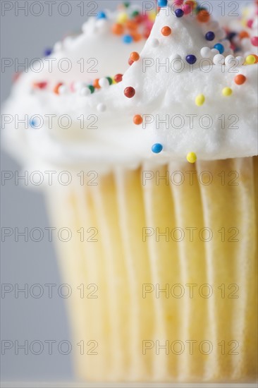 Closeup of side of cupcake. Date : 2006