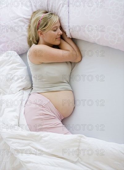 Pregnant woman sleeping. Date : 2007