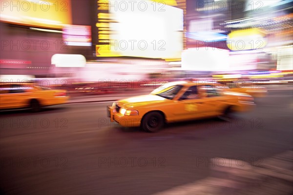 Taxi cab in Times Square, New York City. Date : 2007