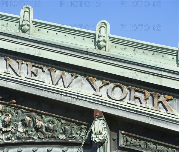 Old New York sign. Date : 2007