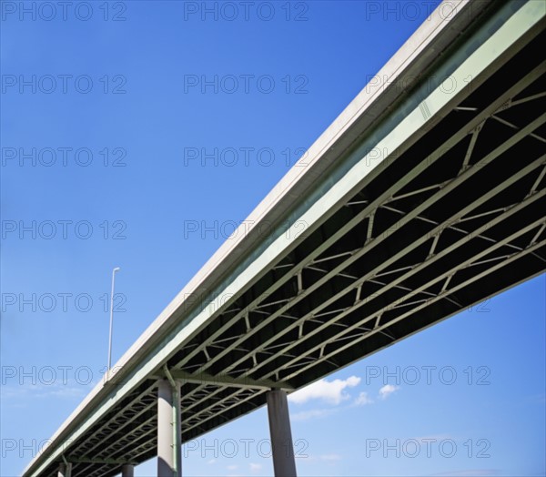 highway overpass. Date : 2007