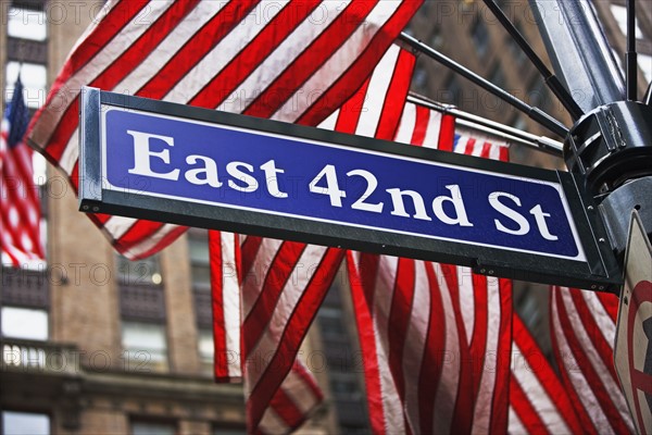 East 42nd Street sign, New York city. Date : 2007