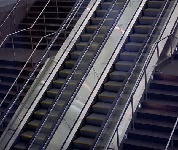 escalator. Date : 2007