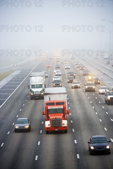 Traffic on large highway. Date : 2007