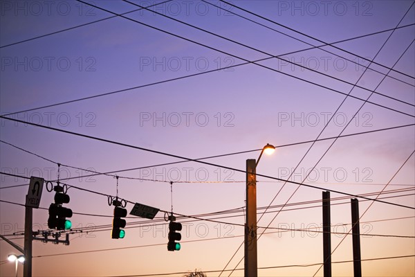 Electrical wires and traffic lights. Date : 2007