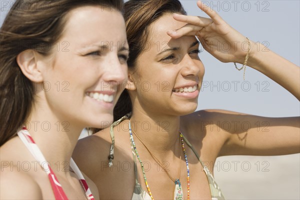 Young women wearing bikinis. Date : 2007