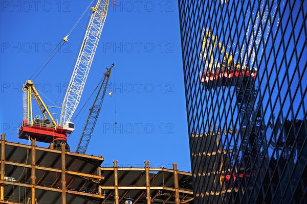 construction cranes. Date : 2007