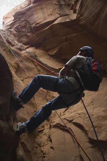 Man canyon rappelling. Date : 2007