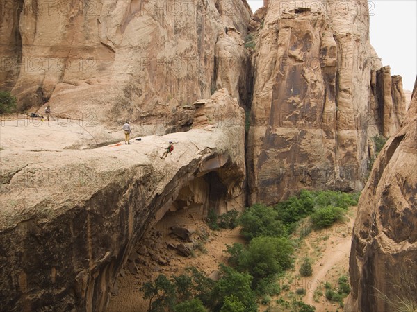 Person canyon rappelling. Date : 2007