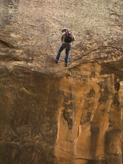 Man canyon rappelling. Date : 2007