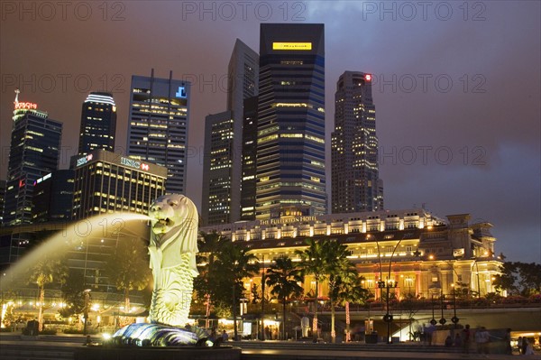 CBD Central Business District Fullerton Hotel Merlion Park Singapore. Date : 2006