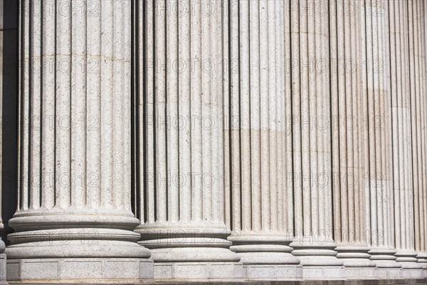 Row of stone columns. Date : 2008