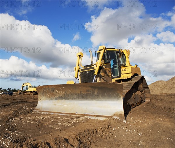 heavy construction equipment. Date : 2008