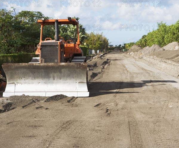 heavy construction equipment. Date : 2008