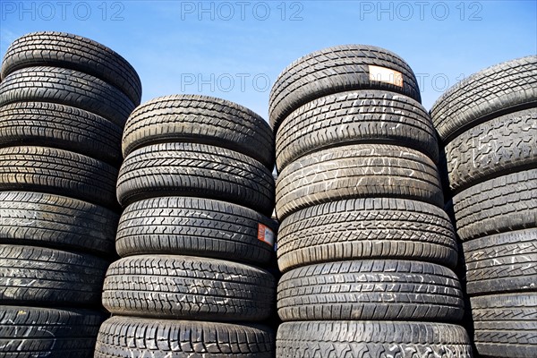 used car tires. Date : 2008