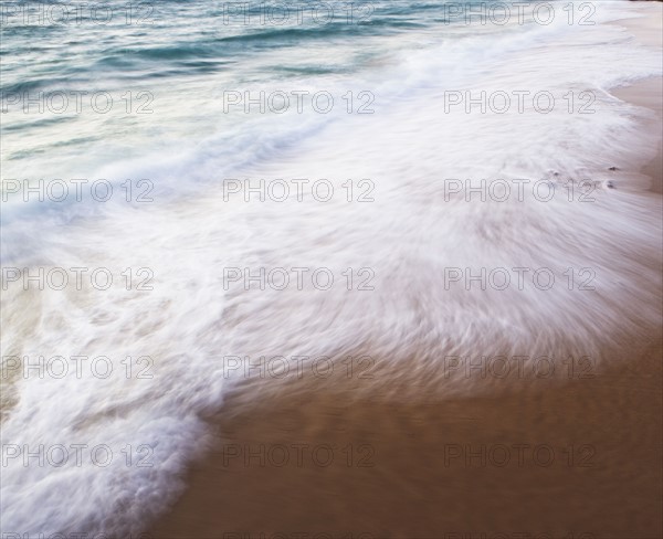 Blurred motion shot of ocean waves. Date : 2008