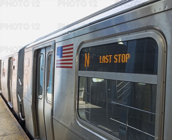 Subway train and platform, New York City, New York, United States. Date : 2008