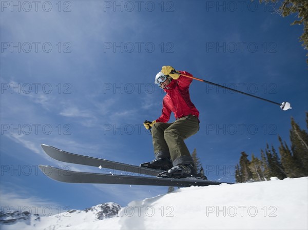 Woman on skis in air. Date : 2008