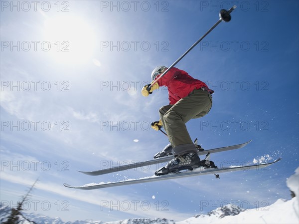 Woman on skis in air. Date : 2008