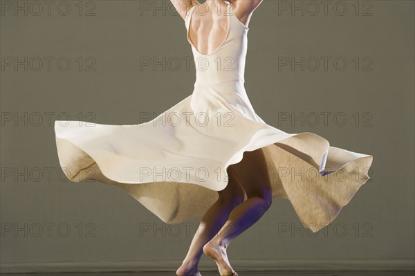 Female ballet dancer dancing. Date : 2008