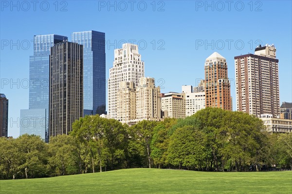 Buildings around Sheep’s Meadow, New York, United States. Date : 2008
