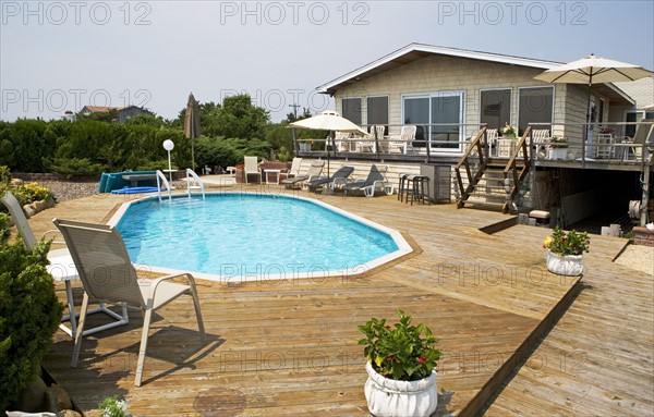 Beachfront house with swimming pool. Date : 2008